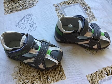 Новые кожаные сандалии 22 р - 14 см по стельке