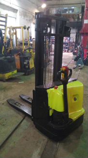 Штабелер бу,штабелер бу самоходный OM