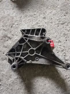 Кронштейн двигателя 1.9 TDI VAG 03G199207A