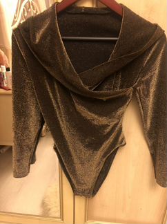 Боди с капюшоном нарядное