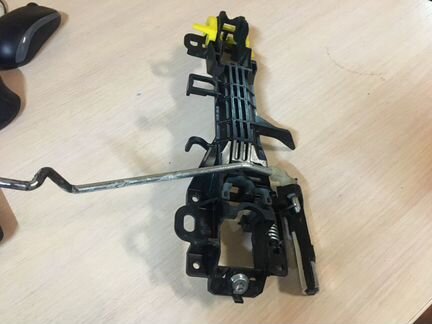 Кронштейн ручки передний правый Toyota Venza