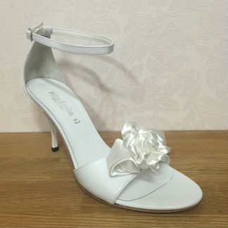 Nila&Nila р38-40 новые белые босоножки 808