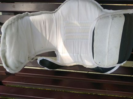 Жилет защитный для контактных единоборств