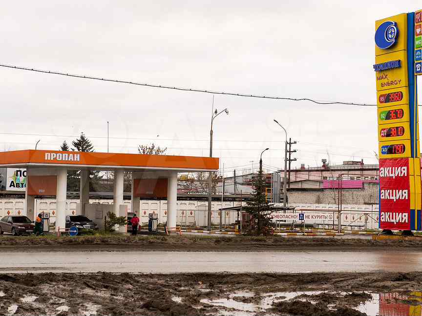 Красное белое Дзержинск на проспекте Ленина. Новое кафе на торговой площади Дзержинск.