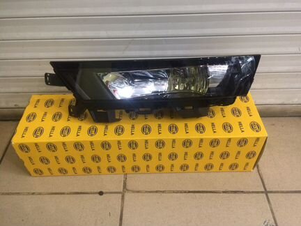 Противотуманная фара Skoda Rapid Шкода Рапид Реста