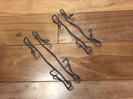 Пружина тормозного суппорта Форд Фокус 2 и Мазда 3