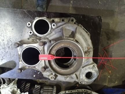 Задняя крышка кпп Volvo VT2009B 8172577