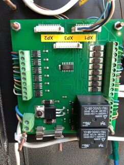 Турникет со створкой из закаленного стекла