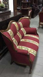 Диван антикварный с гобеленом ручной работы