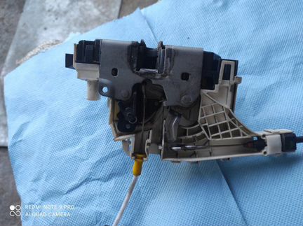 Замок двери. передний Mercedes-Benz Sprinter W906