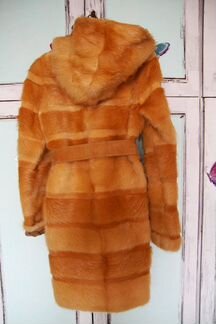 Шуба с капюшоном из нутрии, длина по спинке 90 см