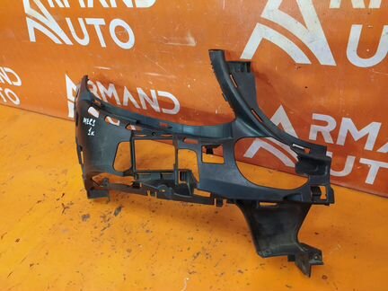 Кронштейн бампера передний правый Mercedes E-Class