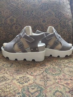 Босоножки на платформе