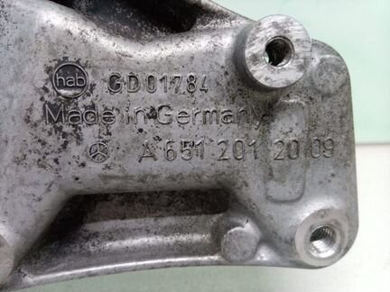 Передняя крышка двигателя OM651 Mercedes 2.2 CDI