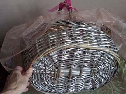 Корзина с лентами