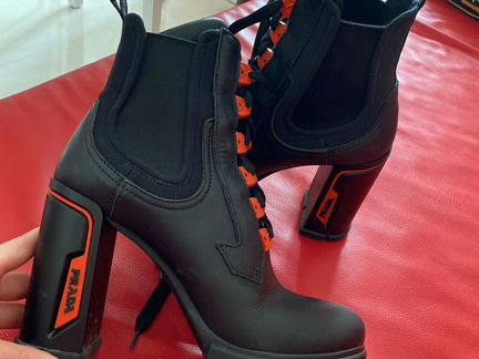 Prada ботильоны