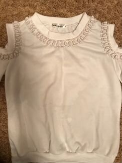 Продам новый стильный костюм для девочки