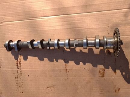 Распредвал Toyota RAV4 (135020H030), левый ACA31