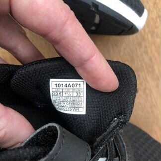 Десткие кроссовки asics