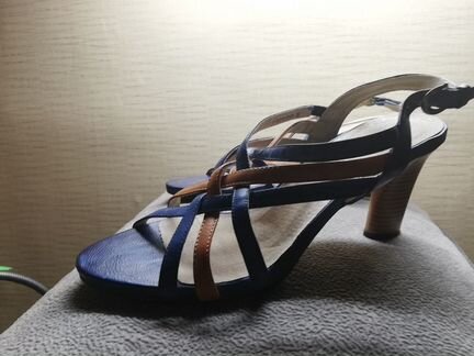 Босоножки кожаные Elizabeth