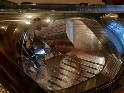 Фара правая Honda Civic 4d 2009-12г.(галог)