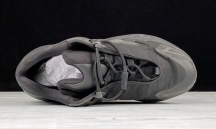 Adidas кроссовки Yeezy Boost 700 mnvn FV4440
